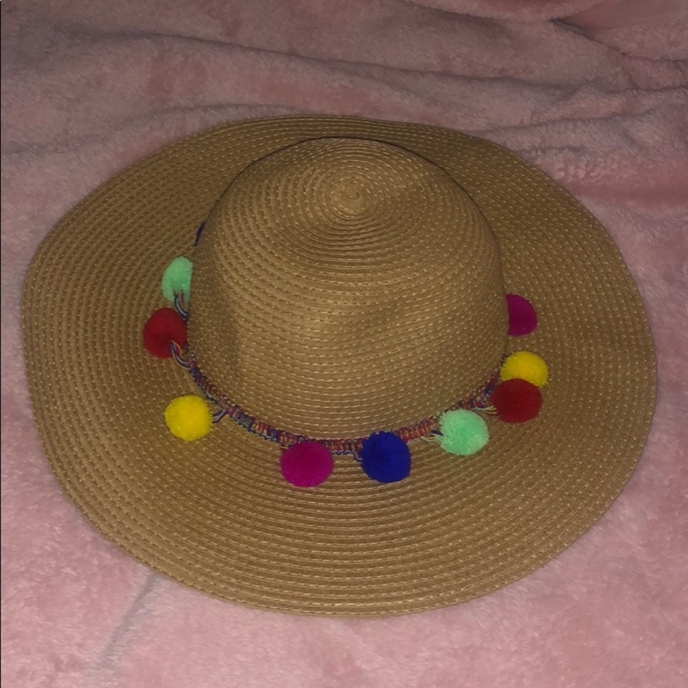 Pom Pom floppy hat size small-medium